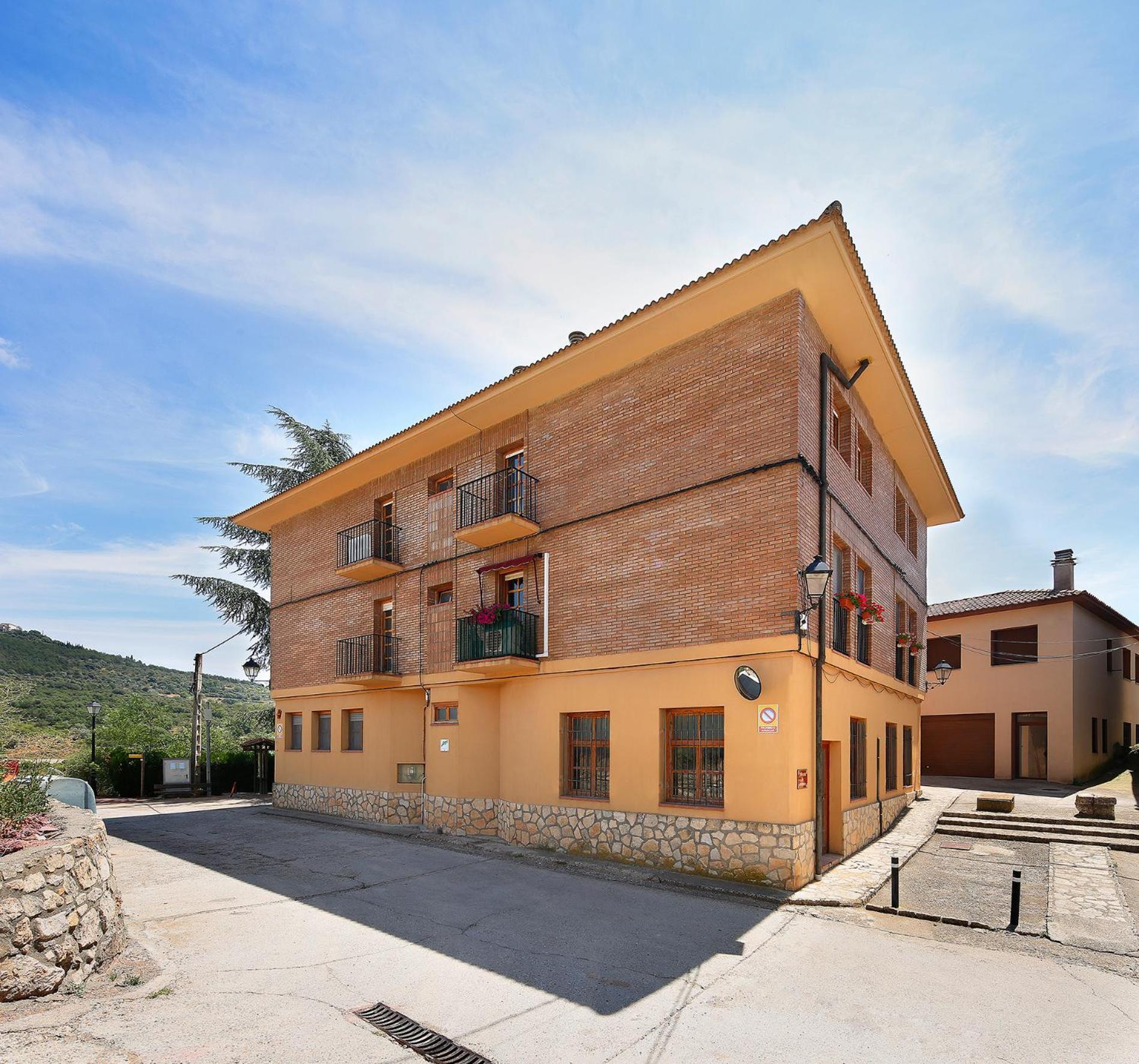 Albergue Sierra De Arbe Naval Exteriér fotografie